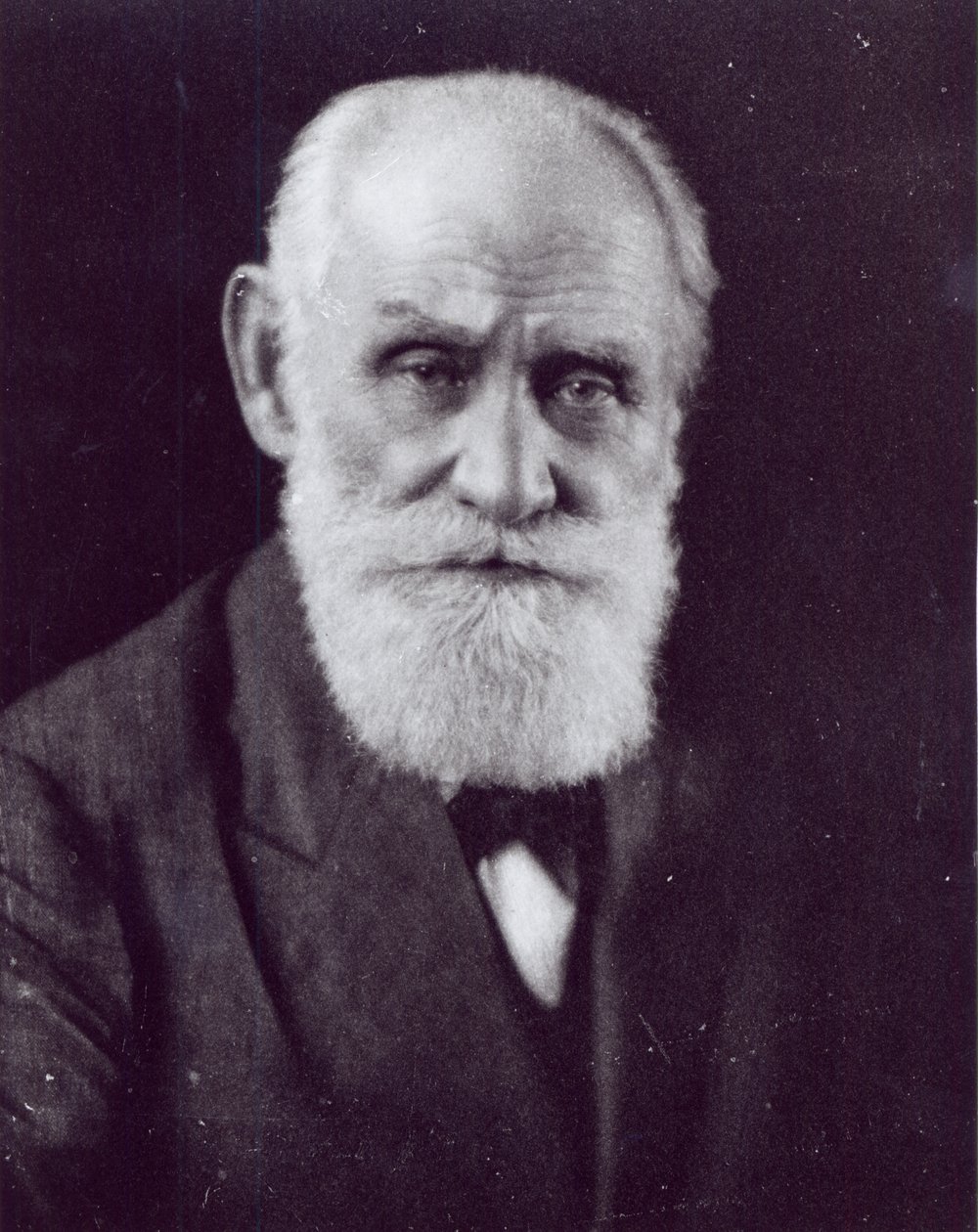Ivan Petrovitš Pavlov tekijältä English Photographer