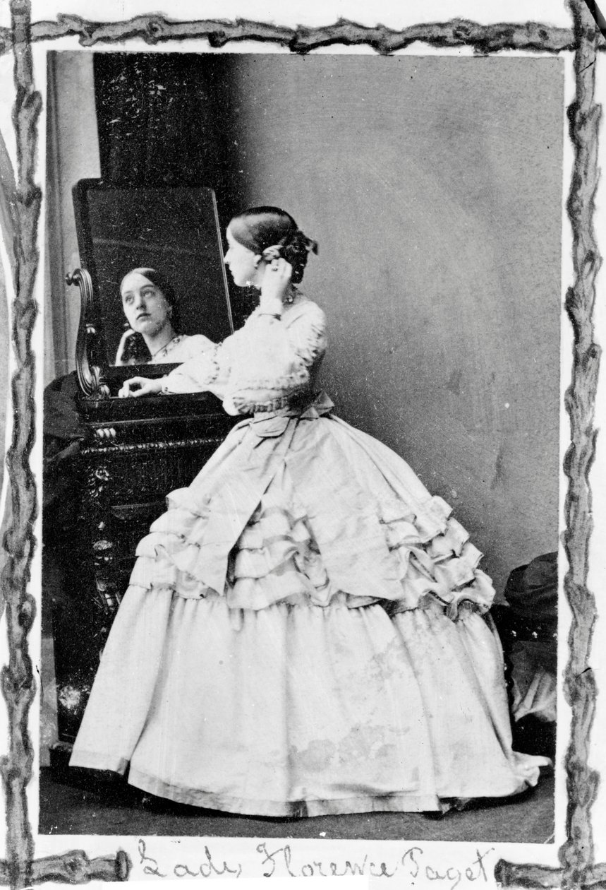 Lady Florence Paget tekijältä English Photographer