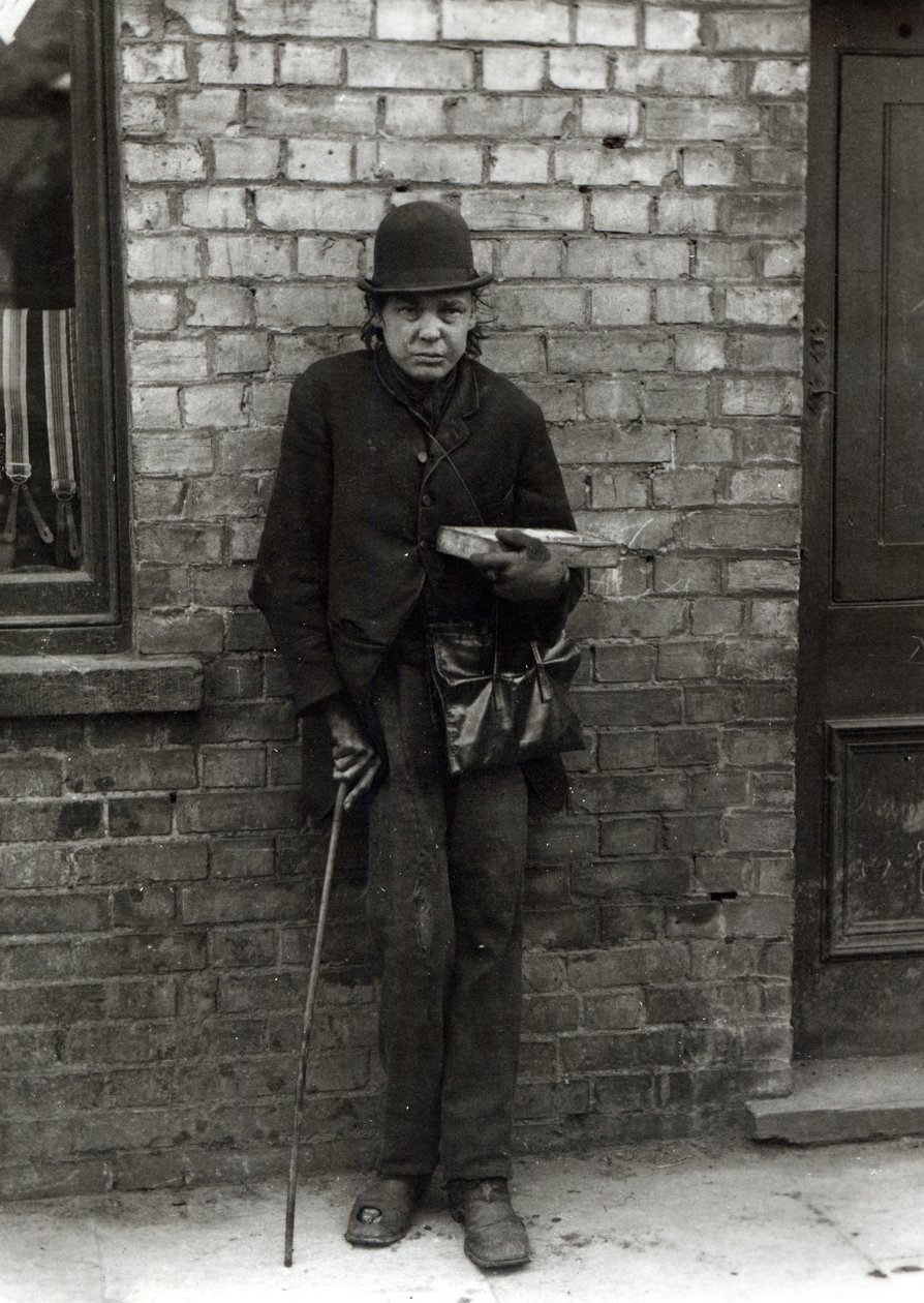 Tulitikkujen myyjä. noin 1900 tekijältä English Photographer