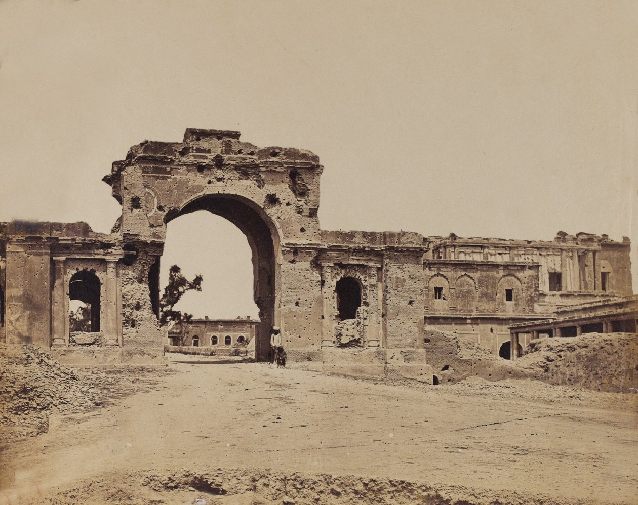 Raunioitu yhdyskäytävä, n. 1858 (seepiakuva) tekijältä English Photographer