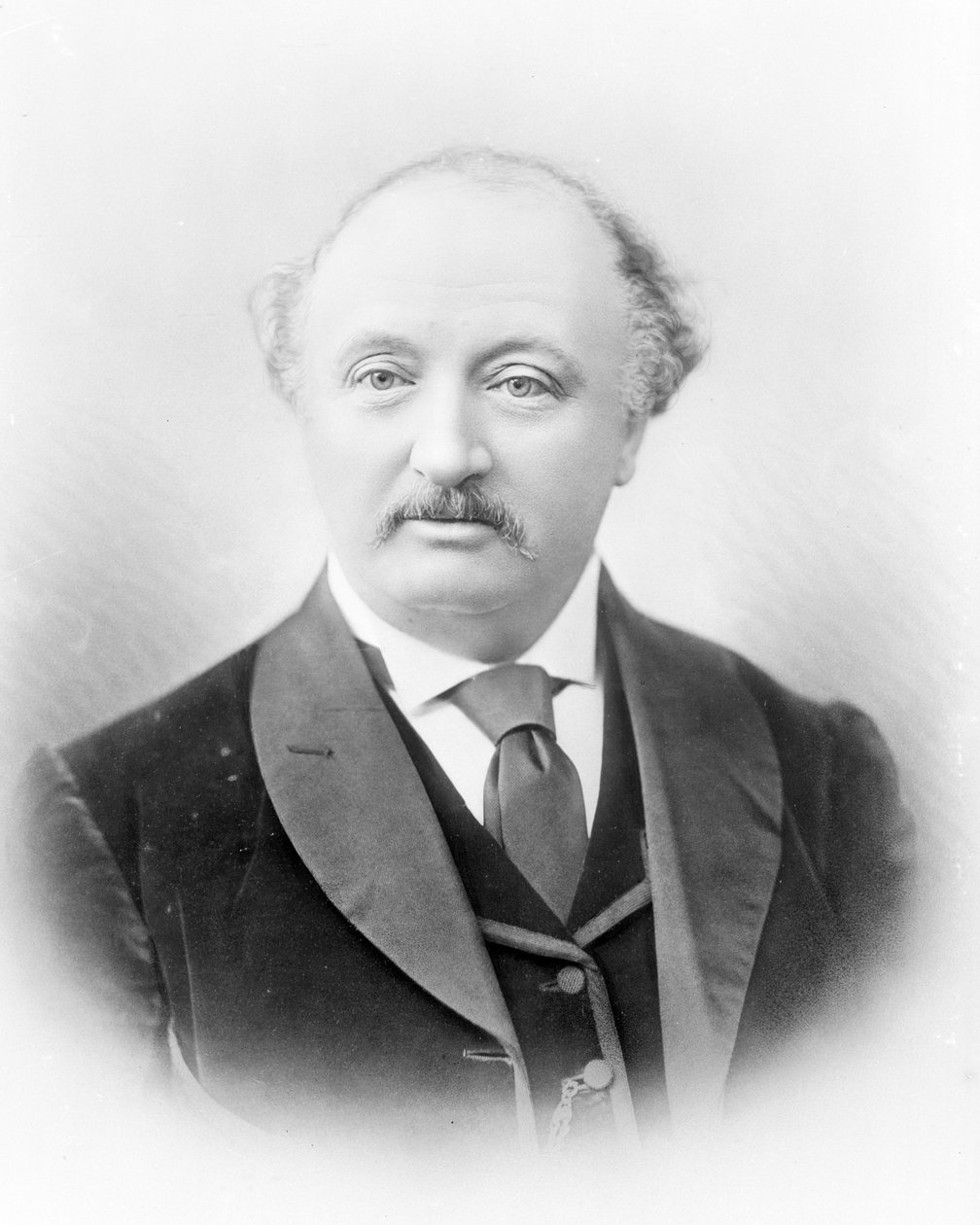 Sir John Stainer tekijältä English Photographer