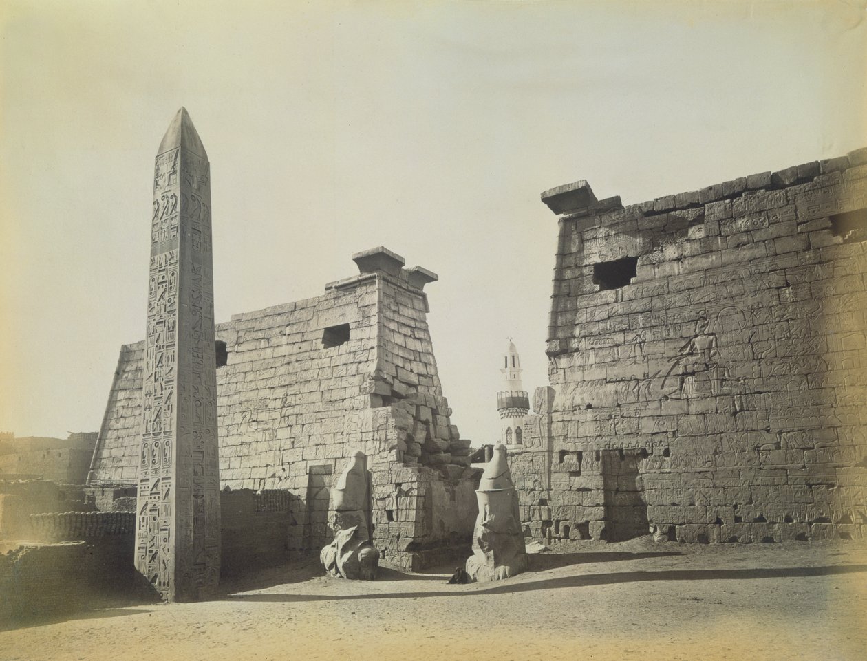 Luxorin temppeli, 1878 tekijältä English Photographer