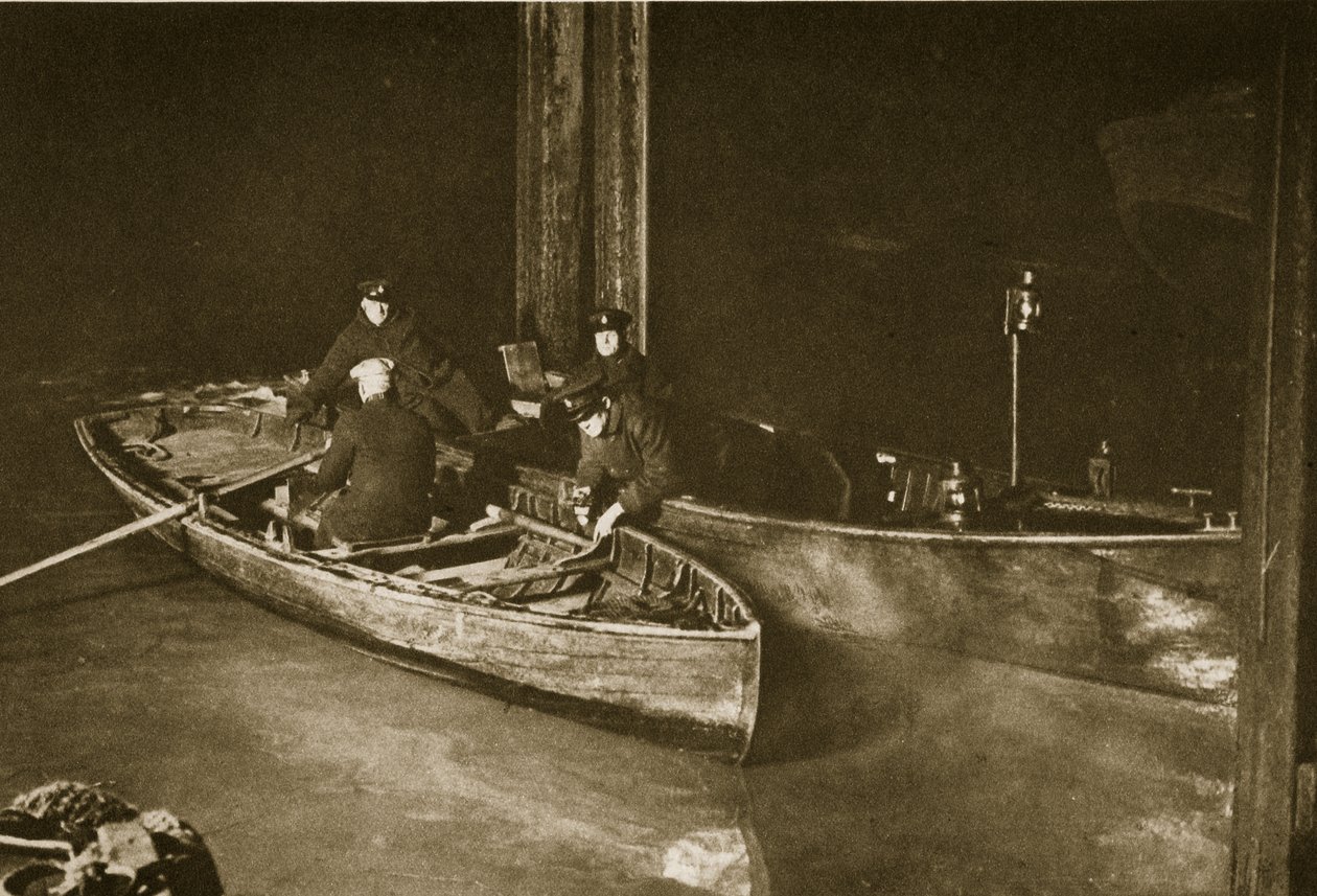 Thamesin poliisi yöpartiossa (seepiakuva) tekijältä English Photographer