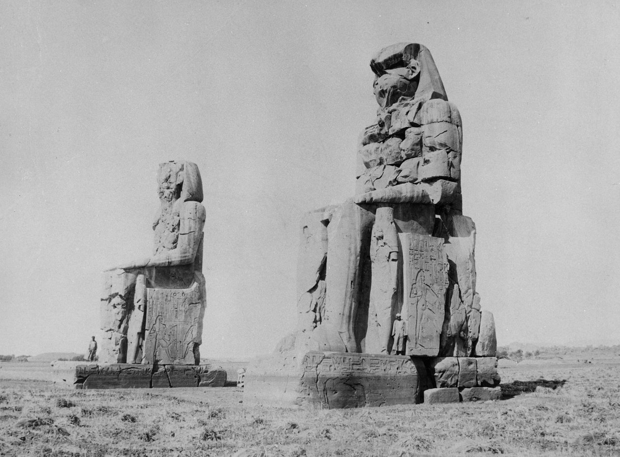 Amenophis III:n kolossit ja Memnonin kolossit tekijältä English Photographer