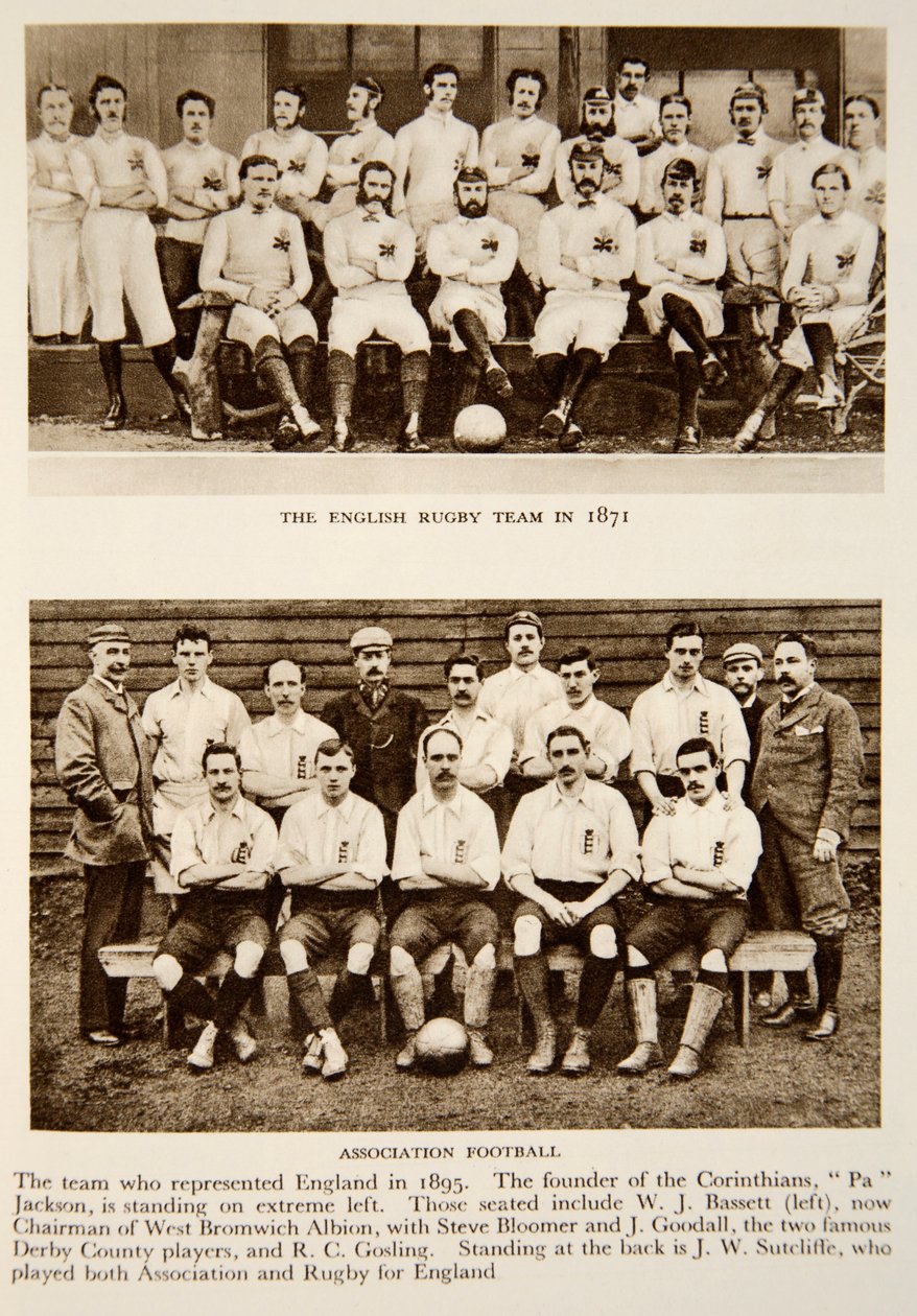 Englannin rugbyjoukkue vuonna 1871 ja Association Footballin edustajat vuonna 1895, valokuvia The Timesista (syväpaino) tekijältä English Photographer