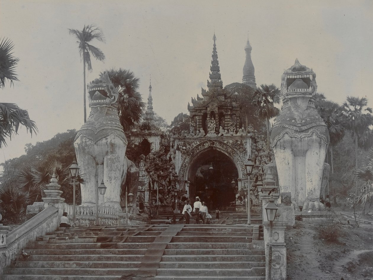 Shwedagonin pagodi Rangoonissa, Burmassa, n. 1860 (albumiprintti) tekijältä English Photographer