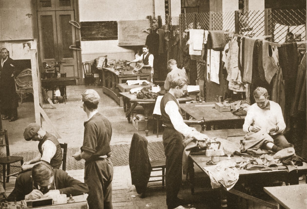 Tailors Shop, Alexandra Palace, kuvitus saksalaisista vangeista Isossa-Britanniassa (syväpaino) tekijältä English Photographer