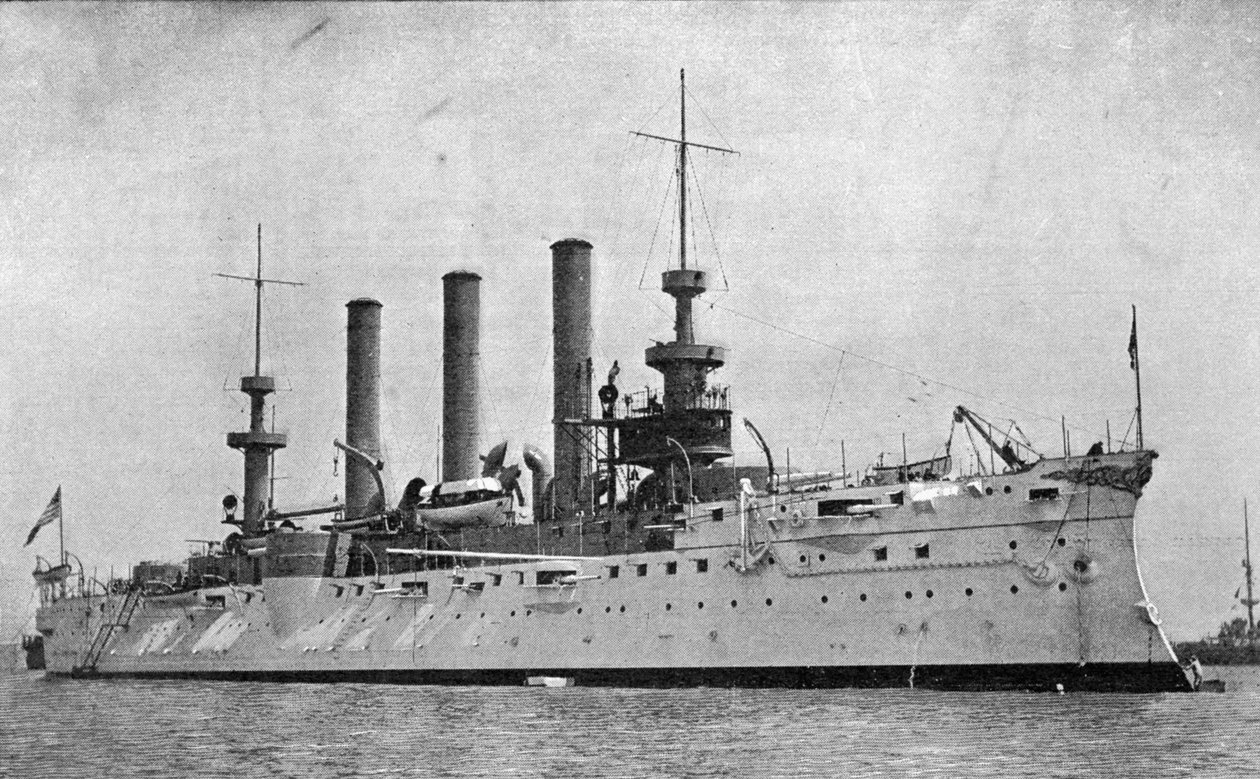 Yhdysvaltain taistelulaiva Brooklyn, joka toi lordi Pauncefoten jäänteet Englantiin, kuva The Graphicista, 19. heinäkuuta 1902 tekijältä English Photographer