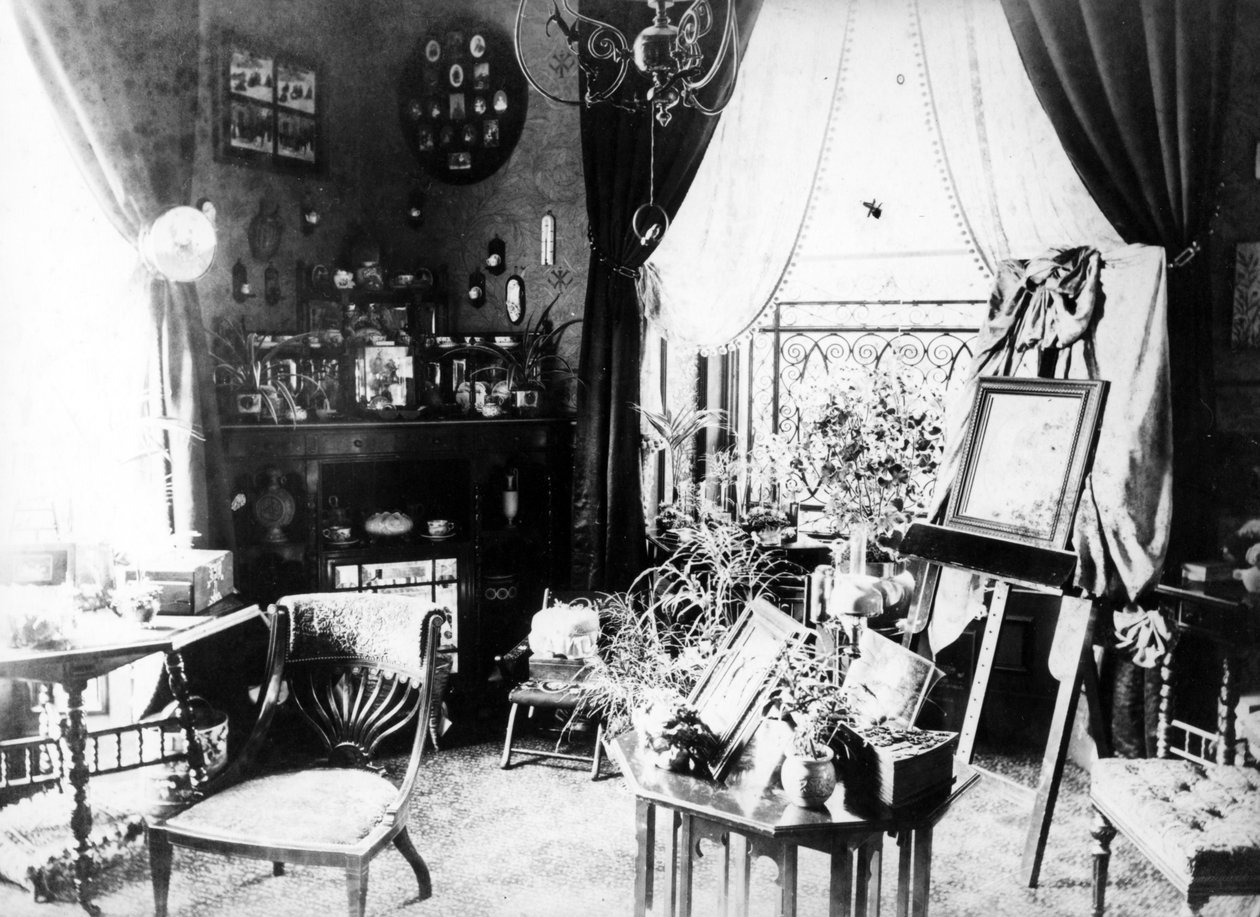 Victorian Drawing Room, n. 1860-1899 tekijältä English Photographer