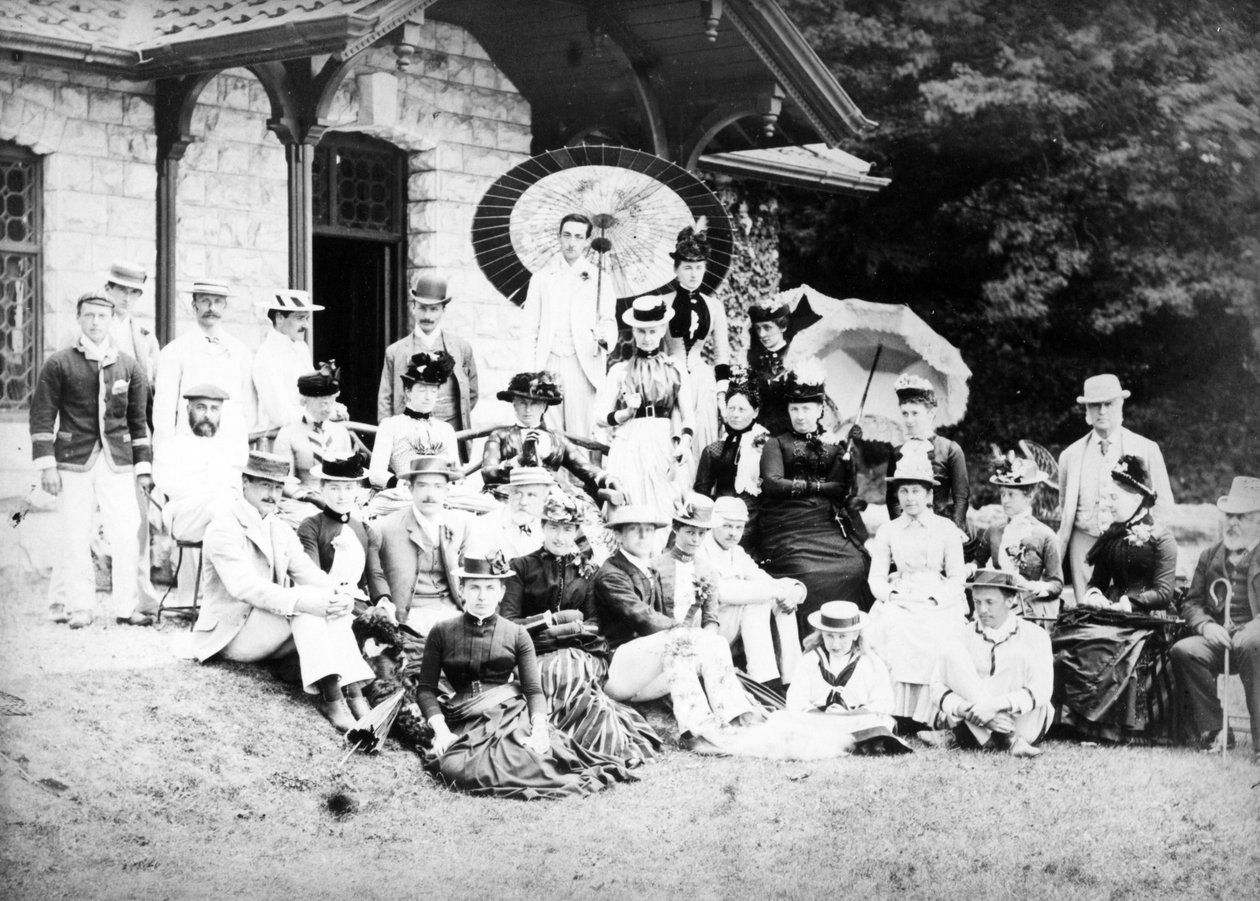 Victorian Summer Outing Group, noin 1890 tekijältä English Photographer