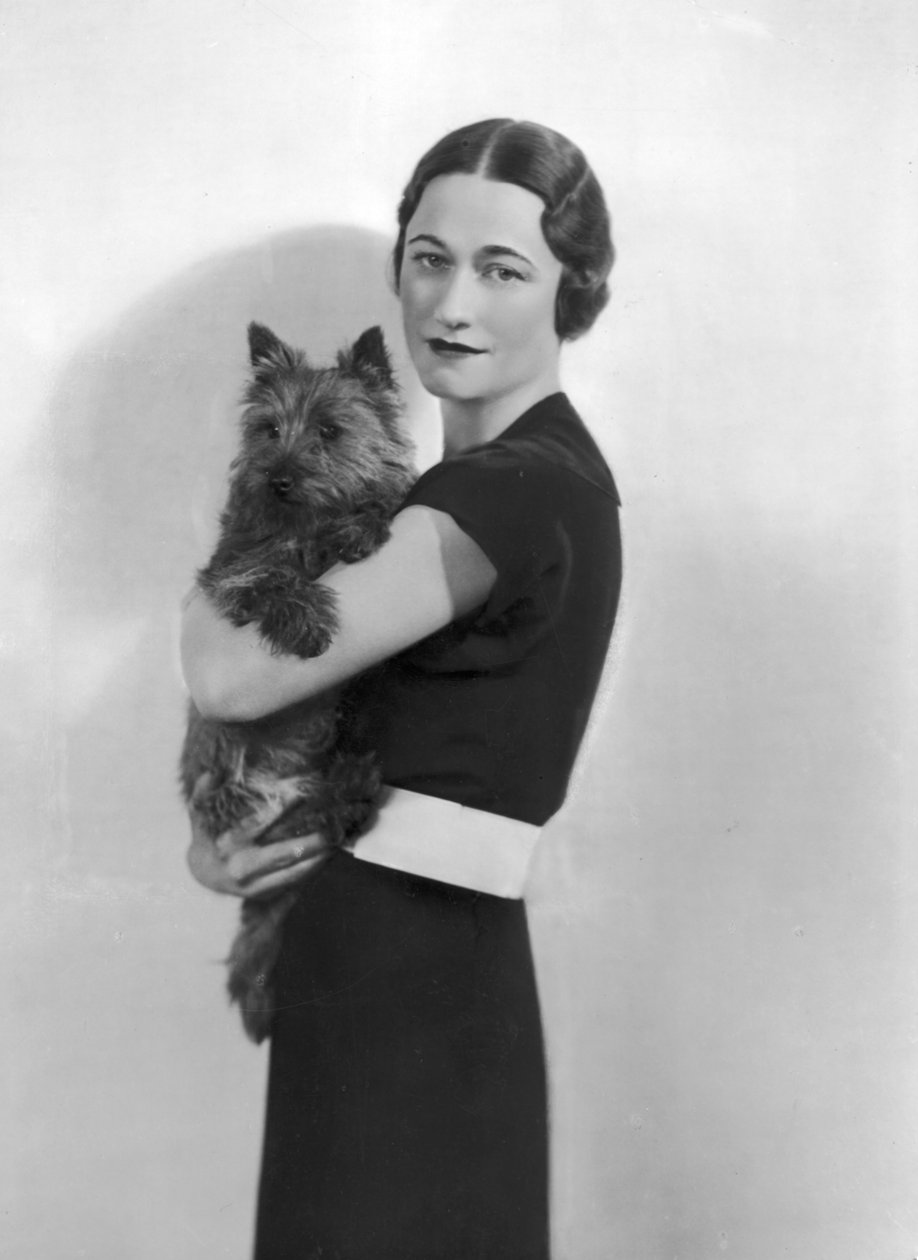 Wallis Simpson koiransa kanssa, 1935 tekijältä English Photographer