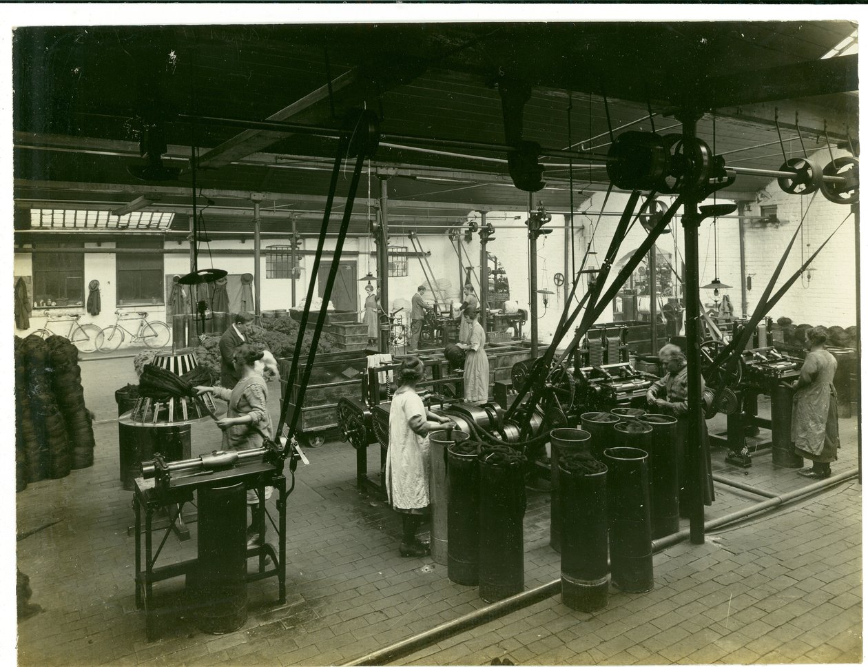 Kelaus- ja jäähdytys (sukkahousut), 1923 tekijältä English Photographer