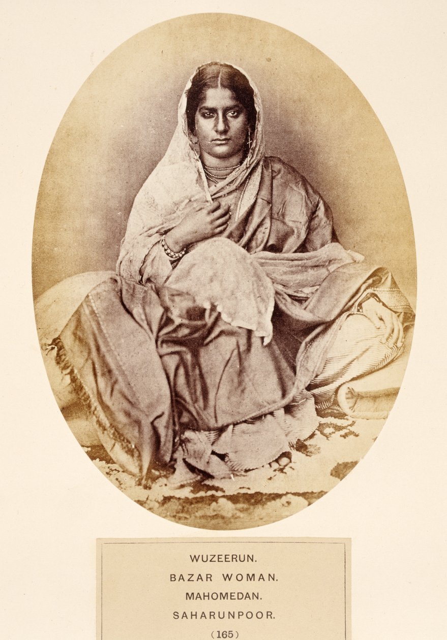 Wuzeerun, Bazar Woman, Mahomedan, Saharunpoor, J. Forbes Watsonin teoksesta The People of India, julkaistu 1868 (albumiprintti) tekijältä English Photographer