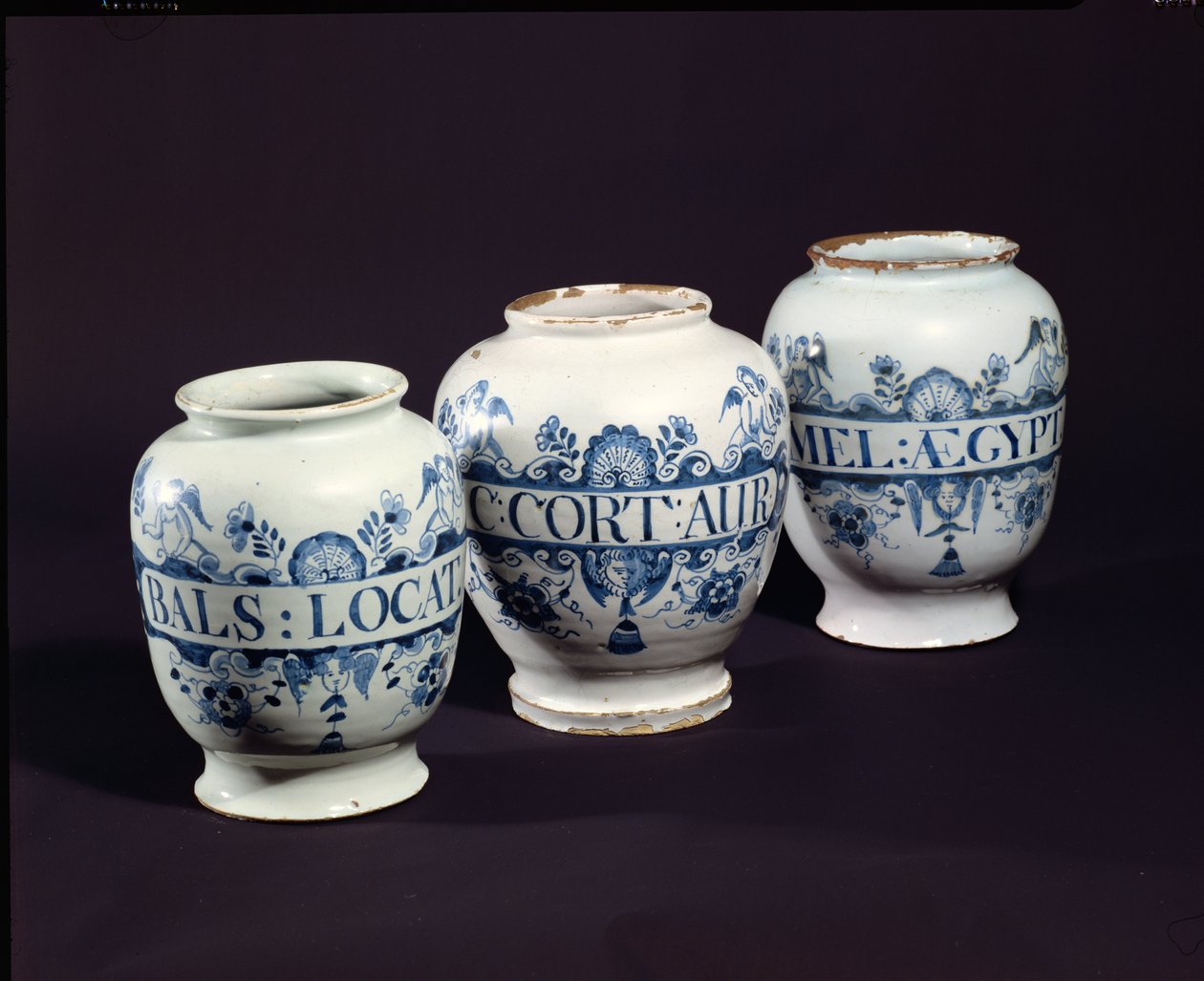 Apteekkaritölkit, n. 1740 (keraamiset) tekijältä English School