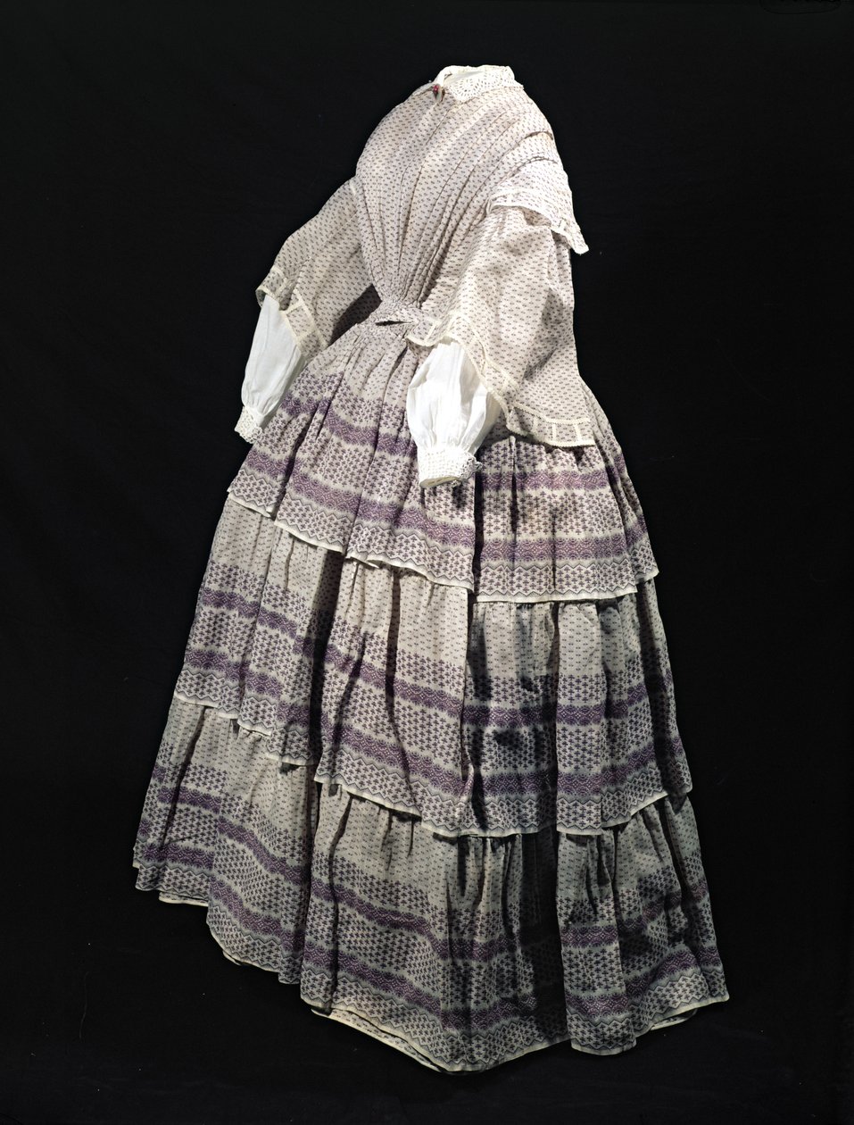 Crinoline mekko, 1850-60 (painettu musliini) tekijältä English School