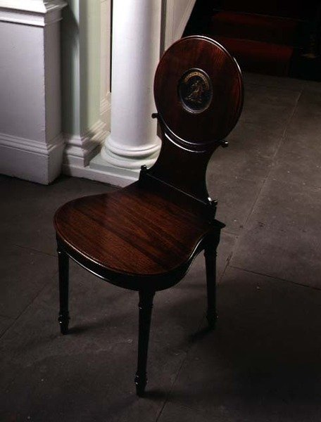 Hallin tuoli, Gillows of Lancashire, 1785 (mahonki) tekijältä English School