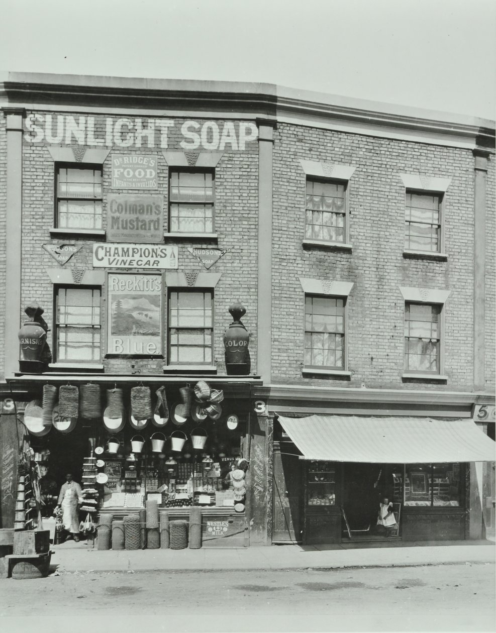 3-4 Gainsborough Road: etuosat, Lontoo, 1899 tekijältä English Photographer