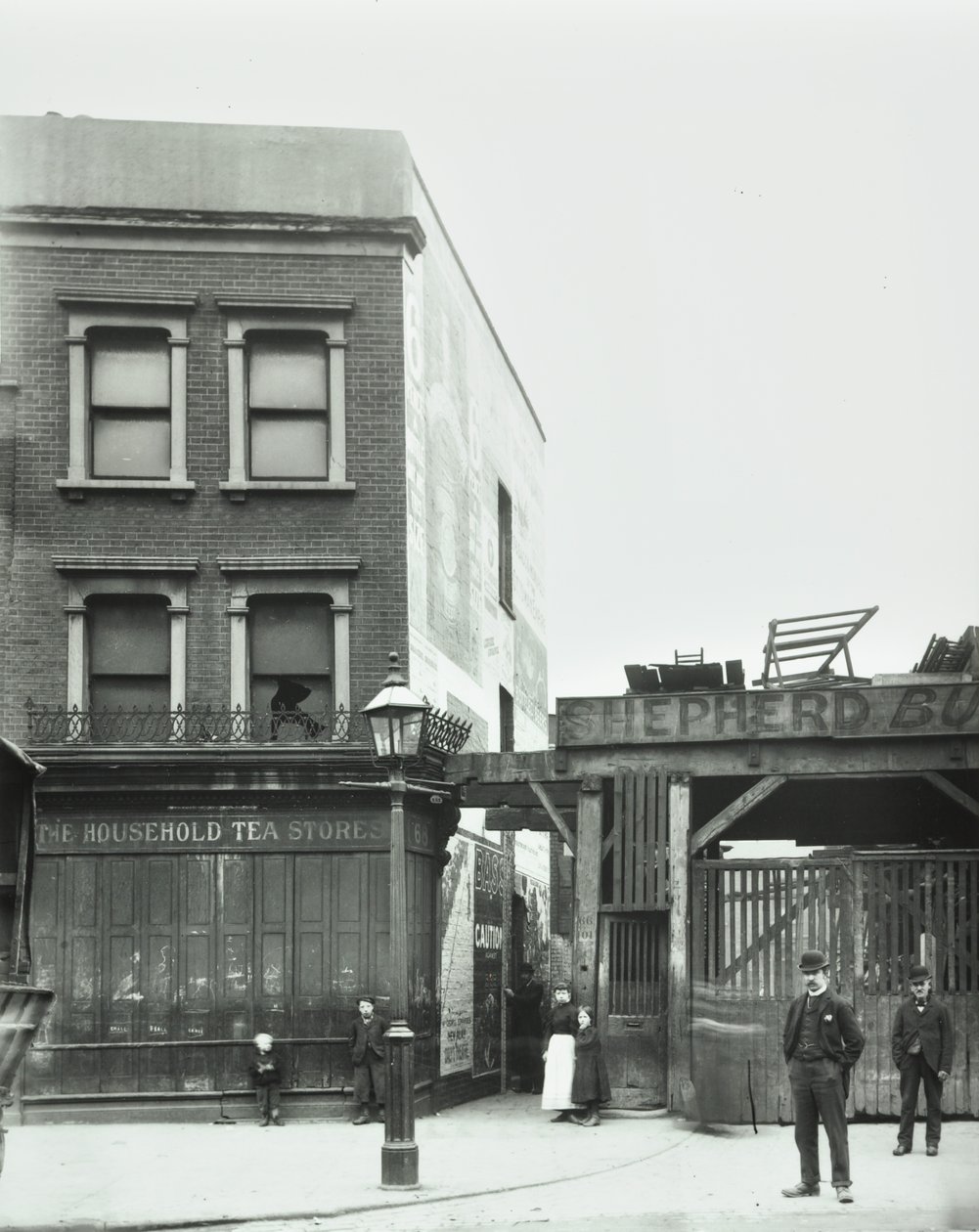 68 Bermondsey New Road: etukorkeus, Lontoo, 1898 tekijältä English Photographer