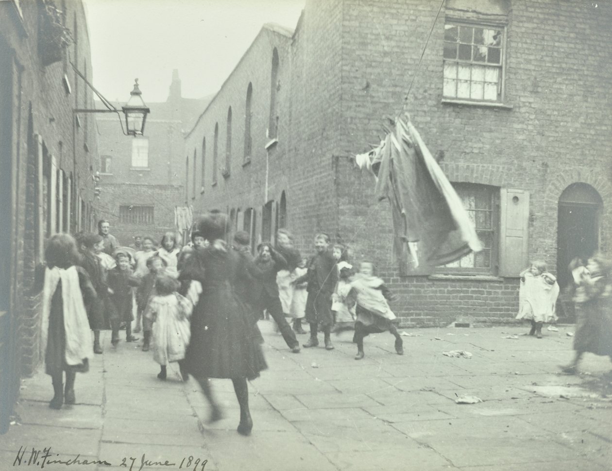 Bishops Court: yleinen näkemys, Lontoo, 1899 tekijältä English Photographer