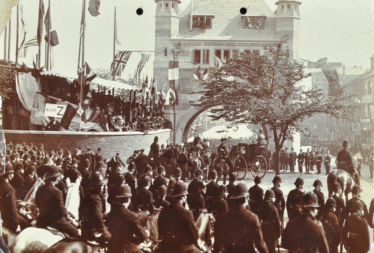 Blackwall-tunneli: Walesin prinssi, myöhemmin kuningas Edward VII ja prinsessa Alexandria osallistuvat tunnelin avajaisiin vuonna 1897. tekijältä English Photographer