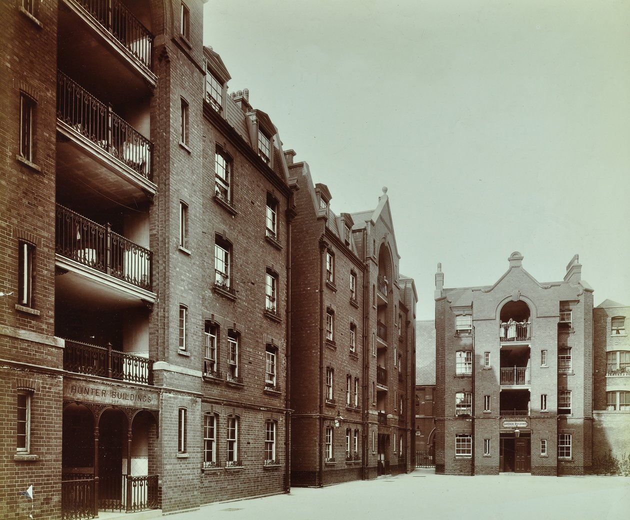 Borough Road Estate: asuinrakennukset, Lontoo tekijältä English Photographer