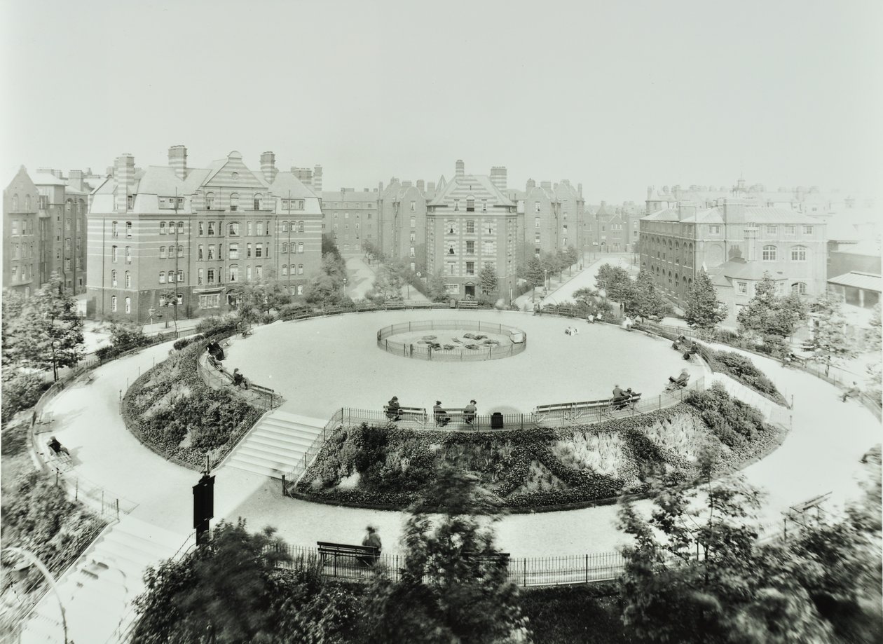 Boundary Estate: Arnold Circus, näkymä julkisiin puutarhoihin ja asuntoihin, Lontoo tekijältä English Photographer