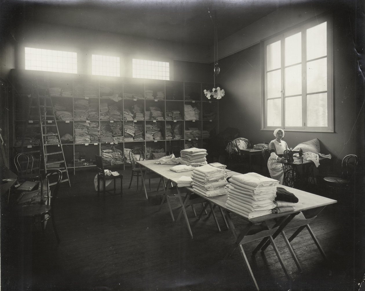 British Red Cross Society, Duchess of Westminsters Hospital tekijältä English Photographer