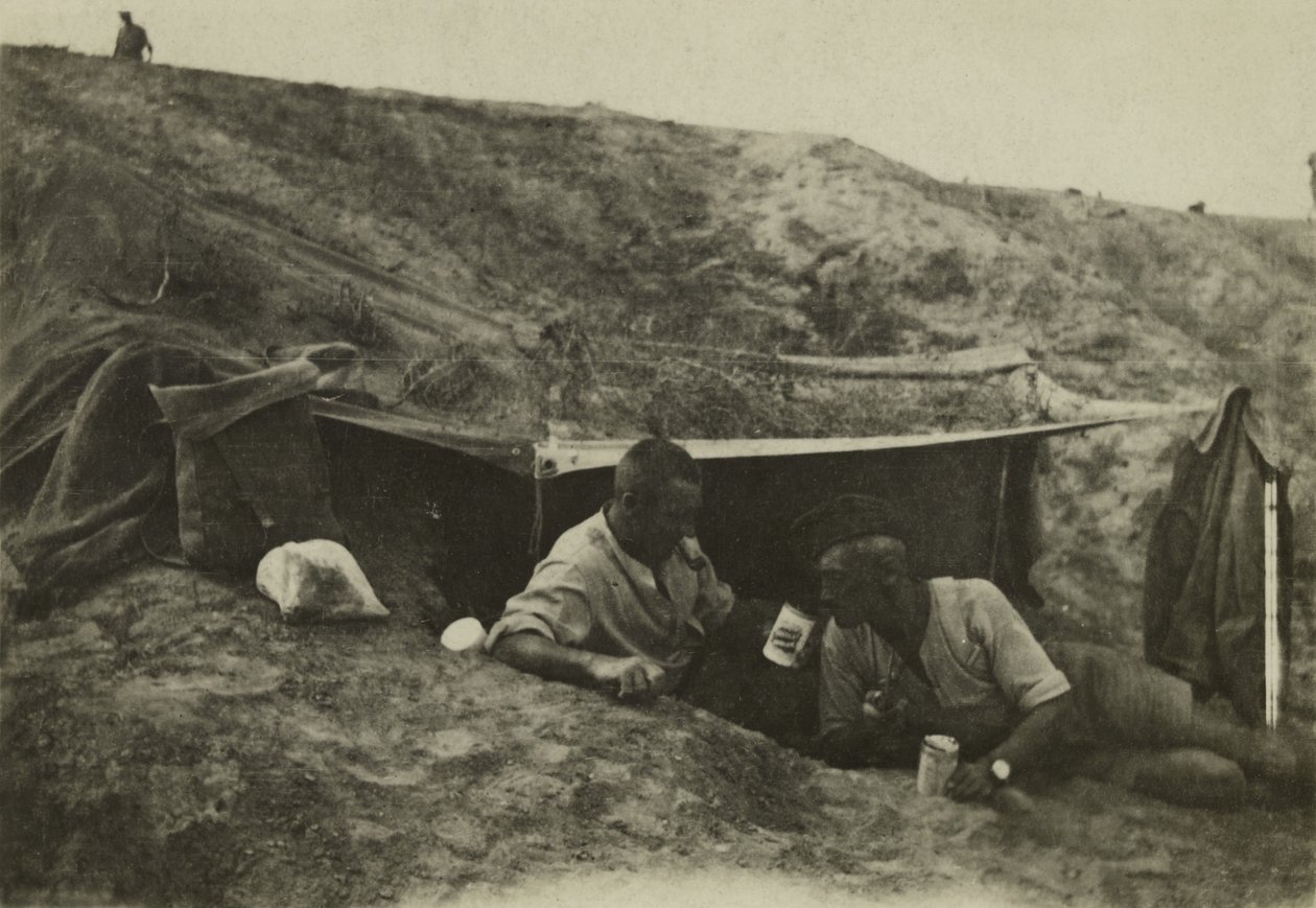 Brittiläiset sotilaat vapaana leirillä Tel-el-Jemissä, Palestiinassa, lokakuussa 1917 (b/w kuva) tekijältä English Photographer