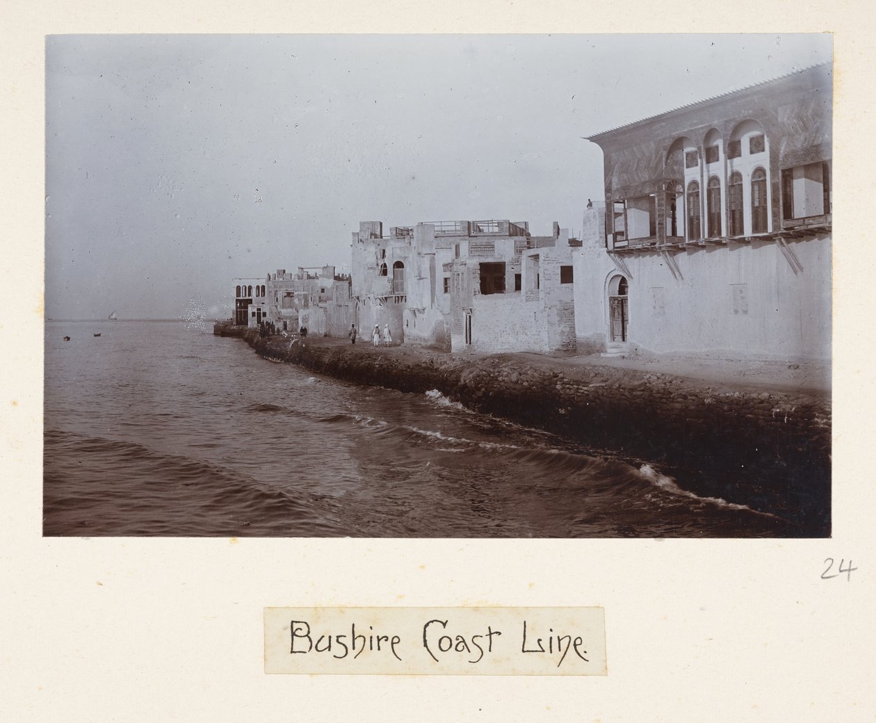 Bushire Coast Line, julkaisusta "Photographs of Lord Curzonin kiertue Persianlahdella, marraskuu tekijältä English Photographer