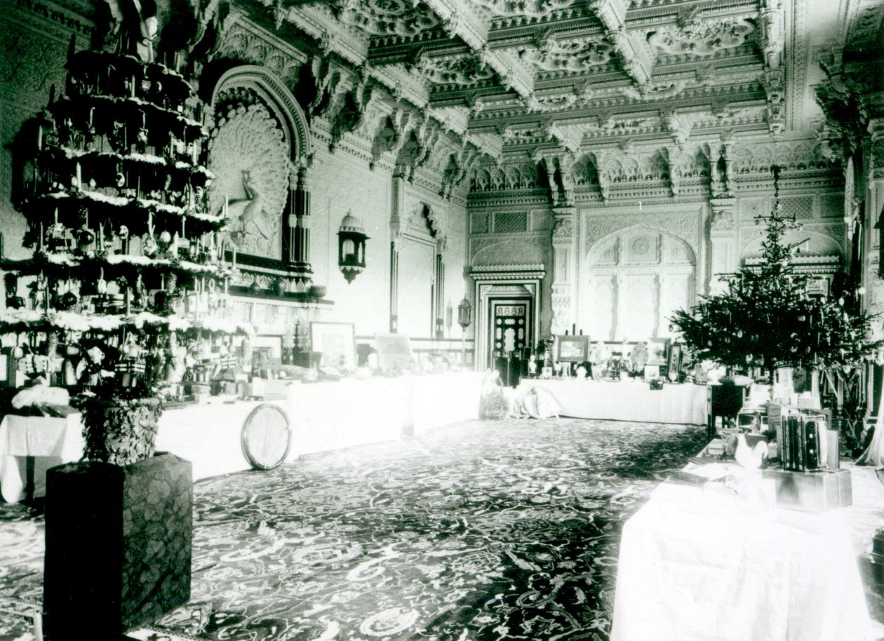 Joulupöydät Durbar-huoneessa Osborne Housessa, 1900 tekijältä English Photographer