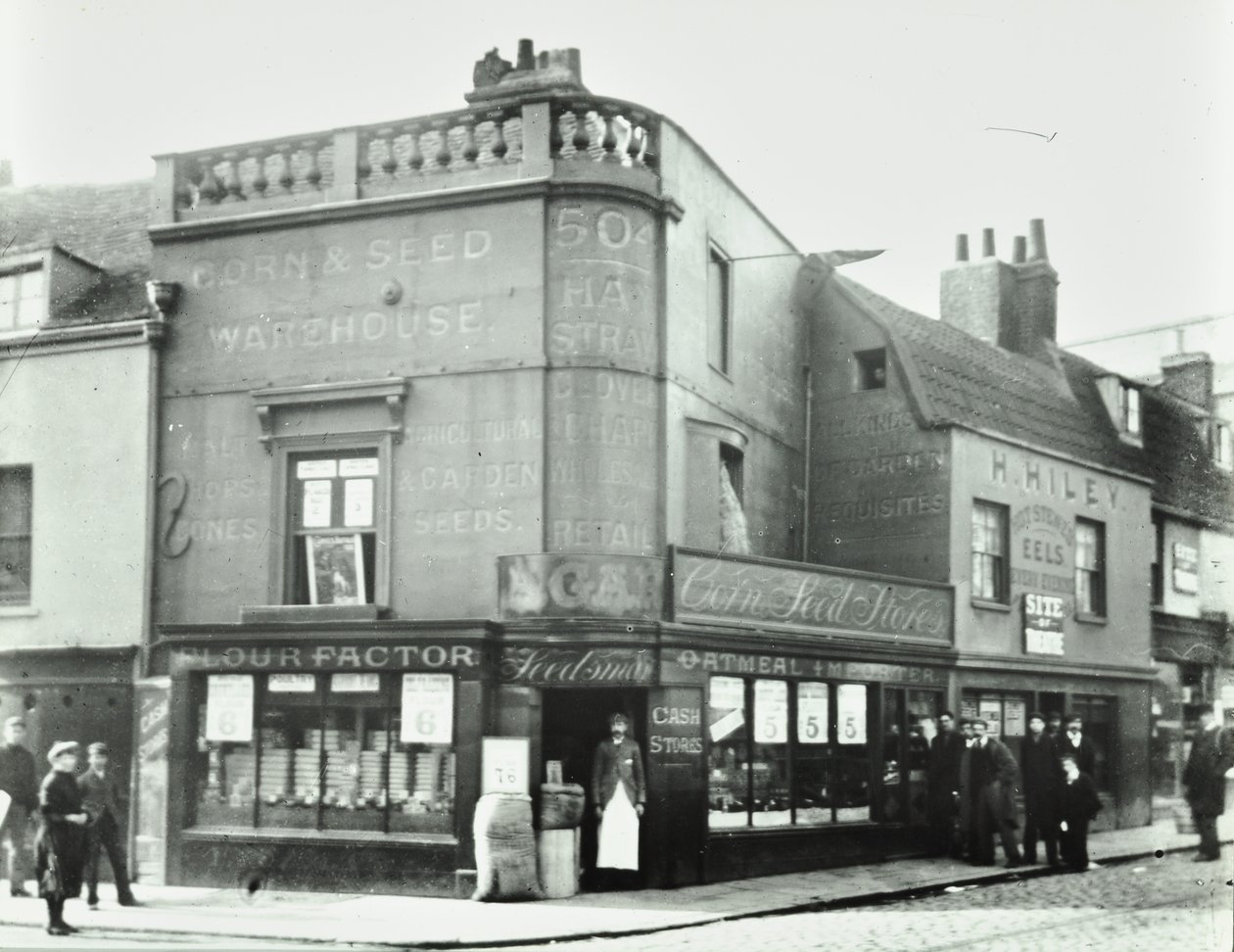 Deptford Broadway: katukuva kauppojen julkisivuineen, Lontoo, 1897 tekijältä English Photographer