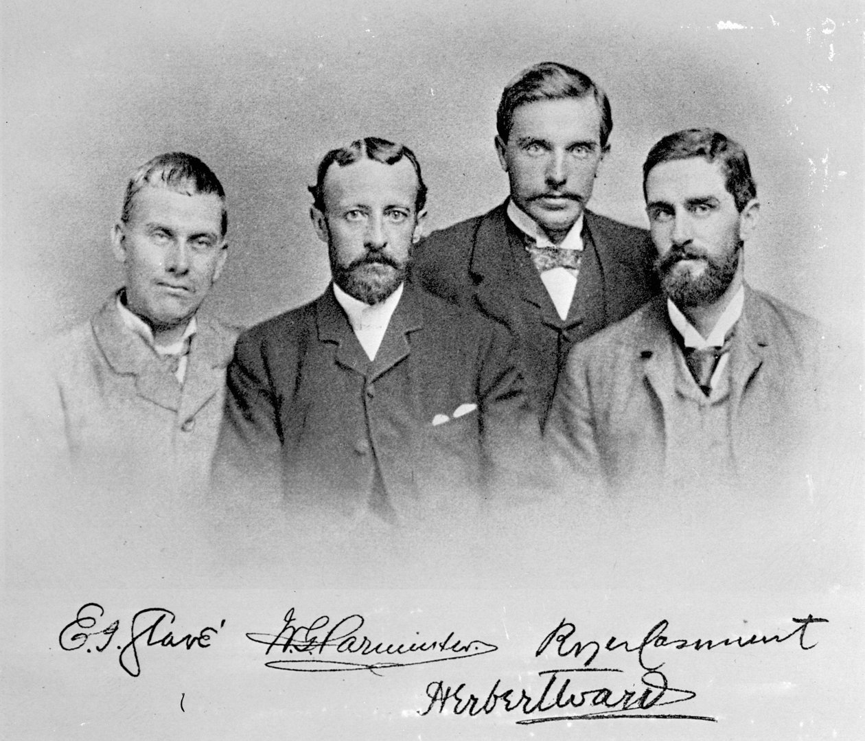 E.J. Glave, W.G. Parminter, Herbert Ward ja Roger Casement tekijältä English Photographer