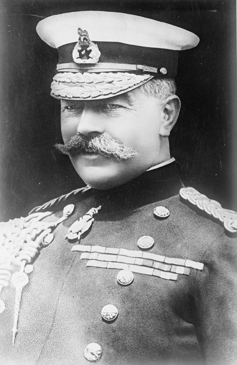 Kenttämarsalkka Horatio Herbert Kitchener tekijältä English Photographer