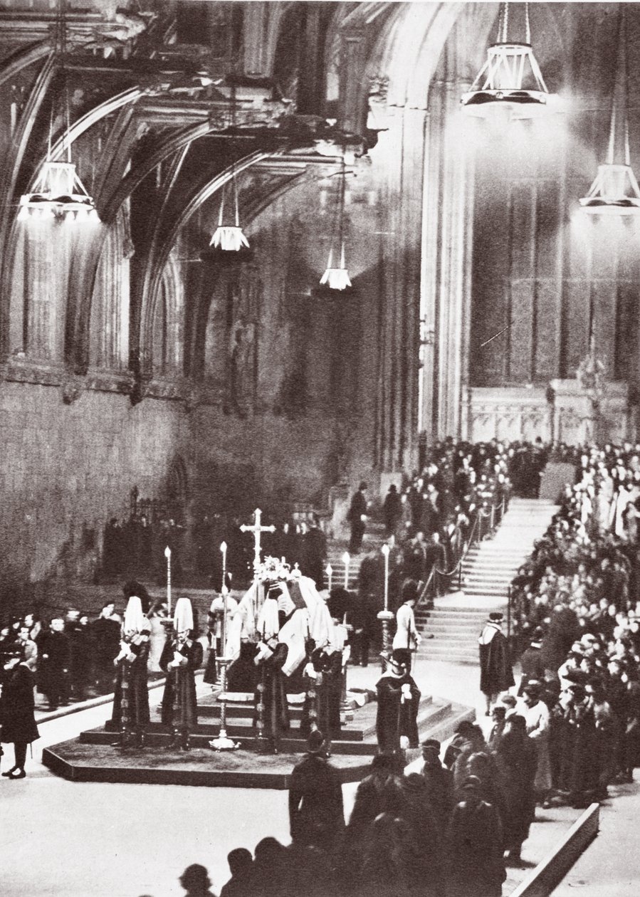 George V makaa osavaltiossa Westminster Hallissa, 1936 tekijältä English Photographer