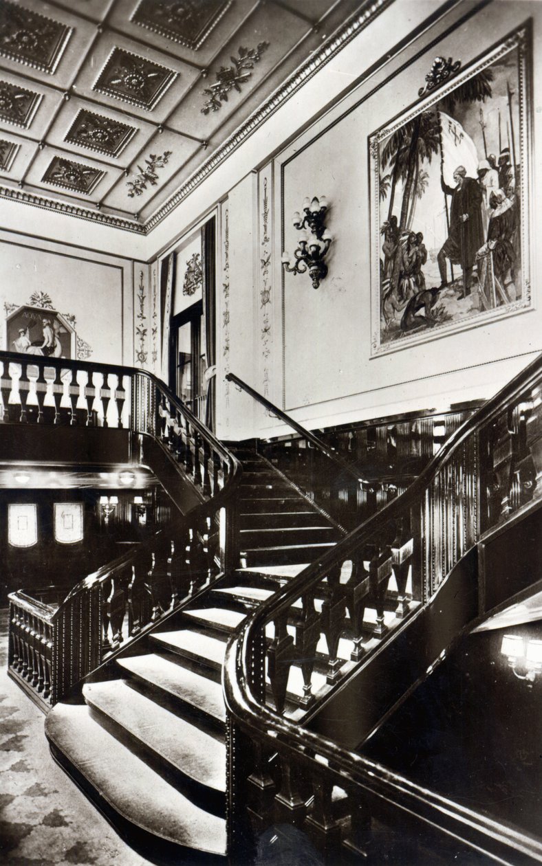 Grand Staircase HMS Homericin laivalla tekijältä English Photographer