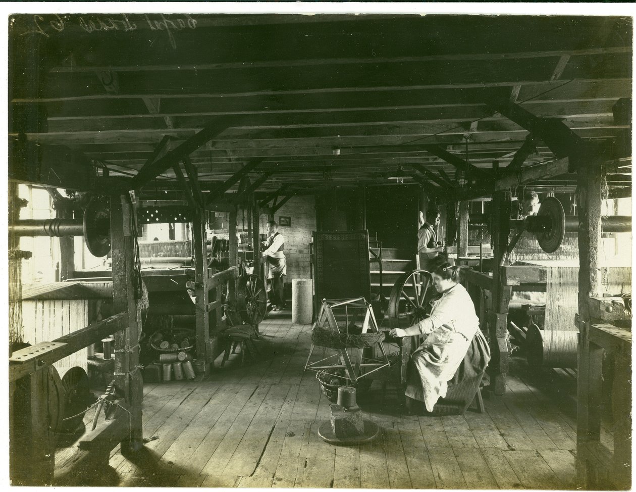 Käsin tehty kudonta, Hughesin tehdas nro 2, 1923 tekijältä English Photographer