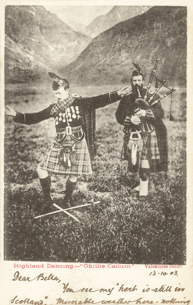 Ylätanssit - "Ghillie Callum" (s/w-kuva) tekijältä English Photographer