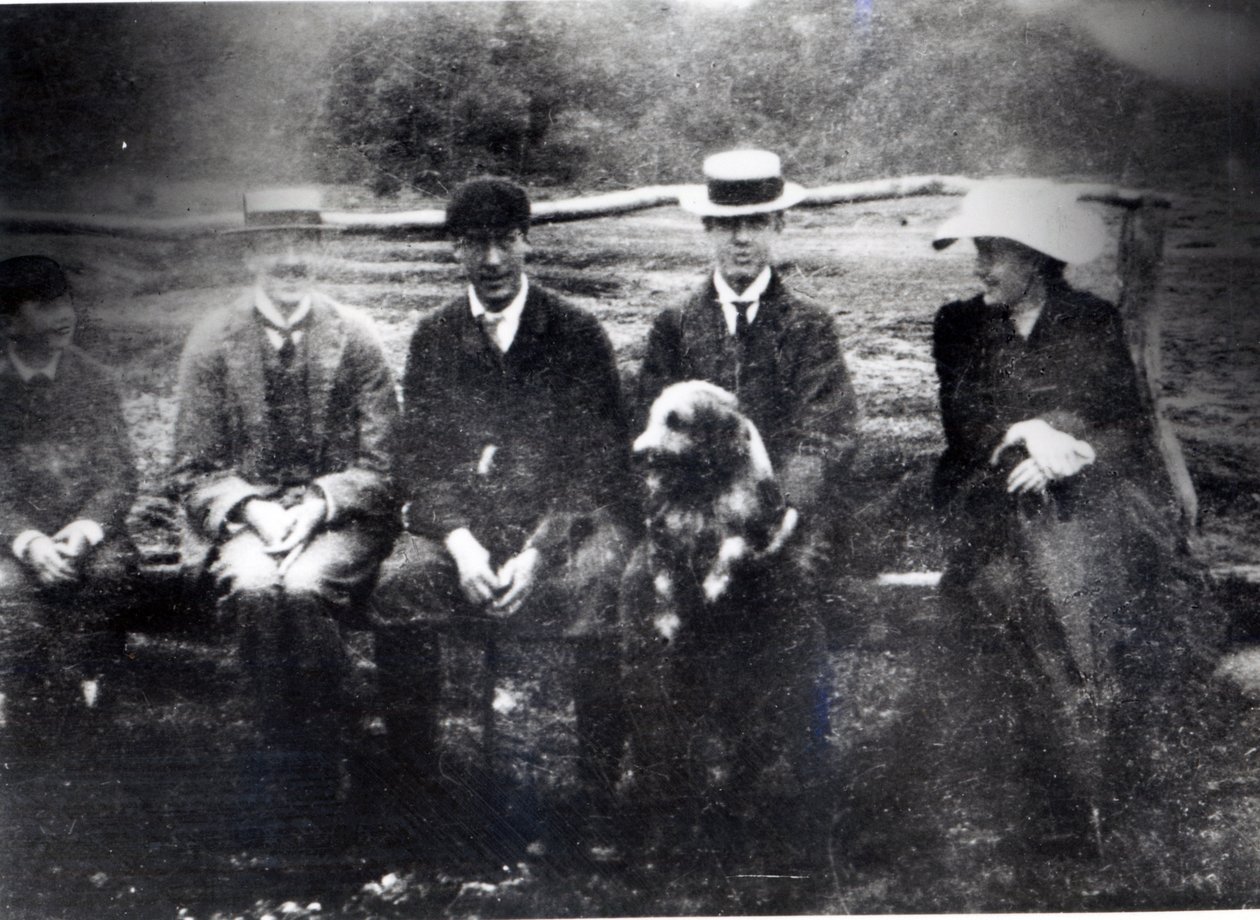 James ja Lytton Strachey Thobyn, Adrianin ja Virginia Stephenin kanssa Frithamissa, Hampshiressa, 1901 tekijältä English Photographer