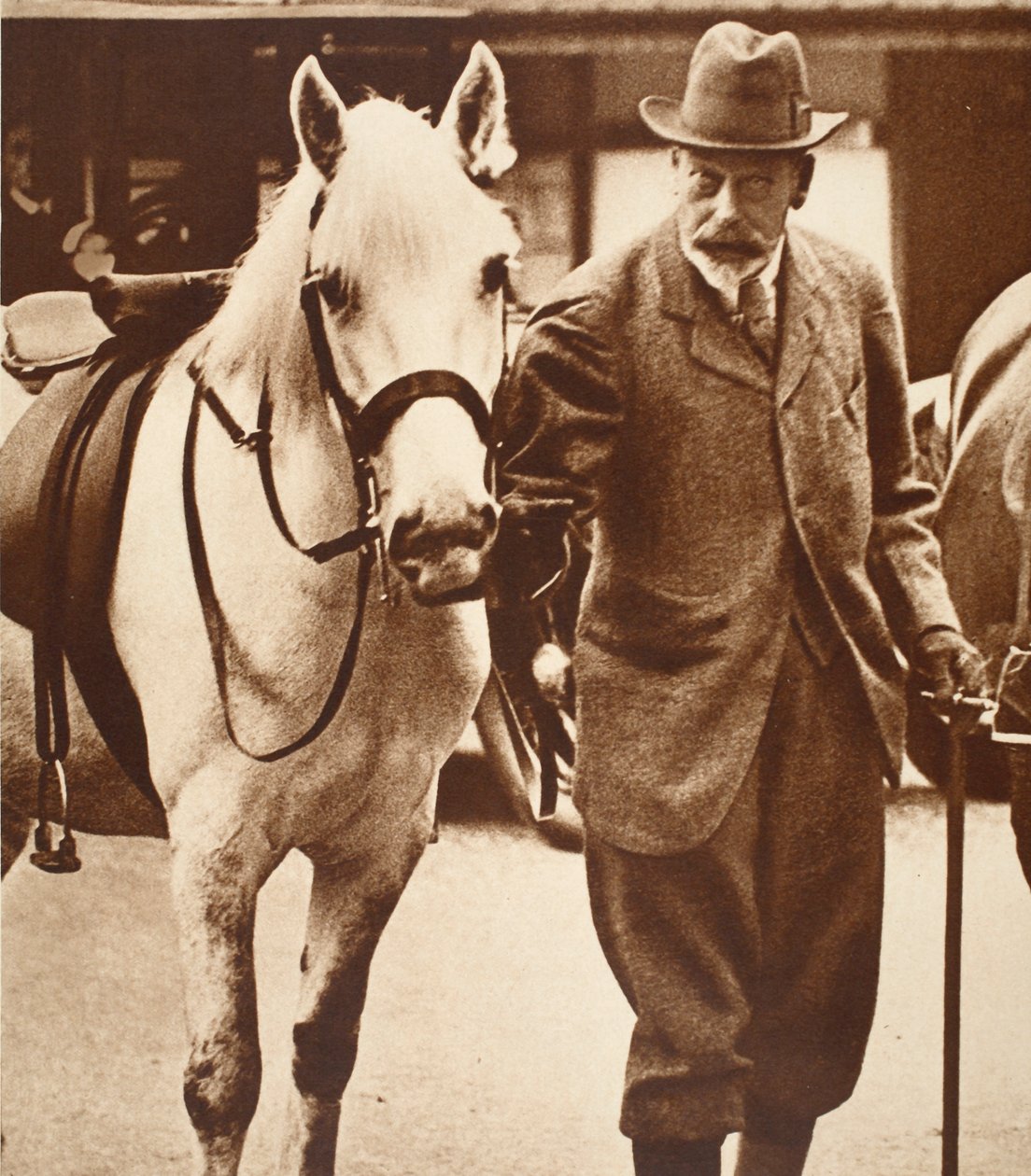King George ja hänen suosikki Pony Jock, 1930-luku tekijältä English Photographer