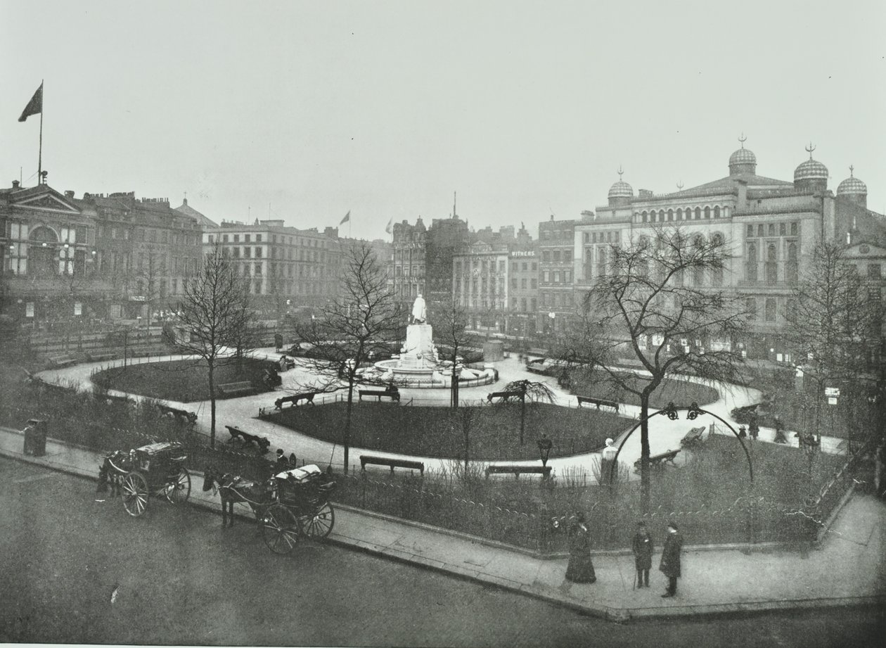Leicester Square, Westminster LB: katsot koilliseen, 1896 tekijältä English Photographer