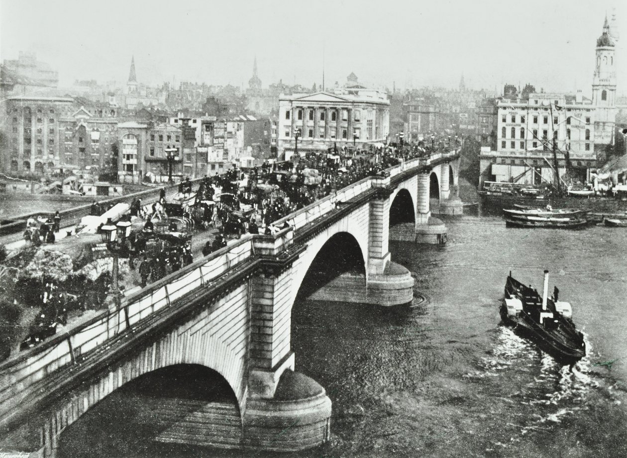 London Bridge: hevosten vetämä liikenne sillalla, 1895 tekijältä English Photographer