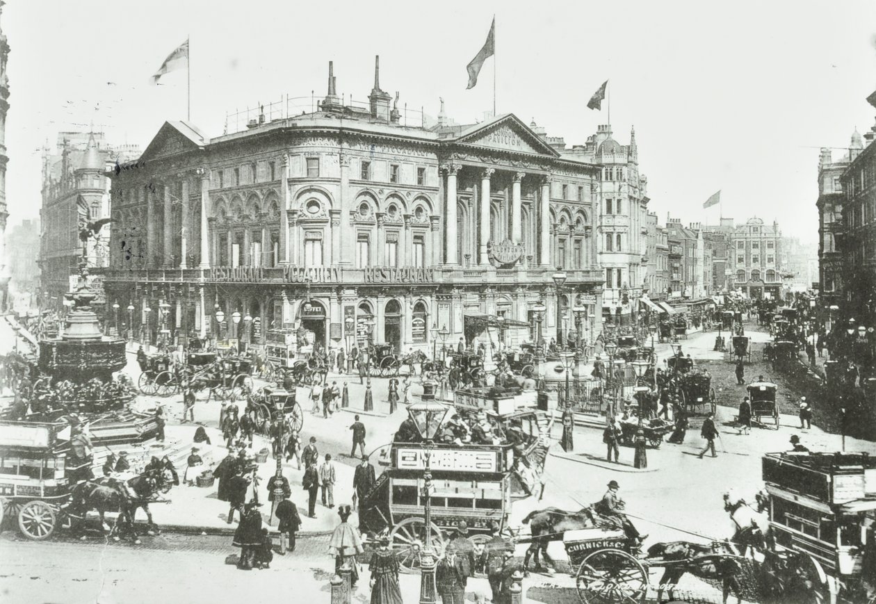 Lontoon paviljonki, Piccadilly Circus, Westminster LB: katso itään, 1895 tekijältä English Photographer