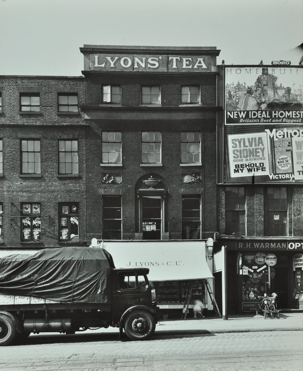 Lyons Coffee House, 7 Blackfriars Road, 1935 tekijältä English Photographer