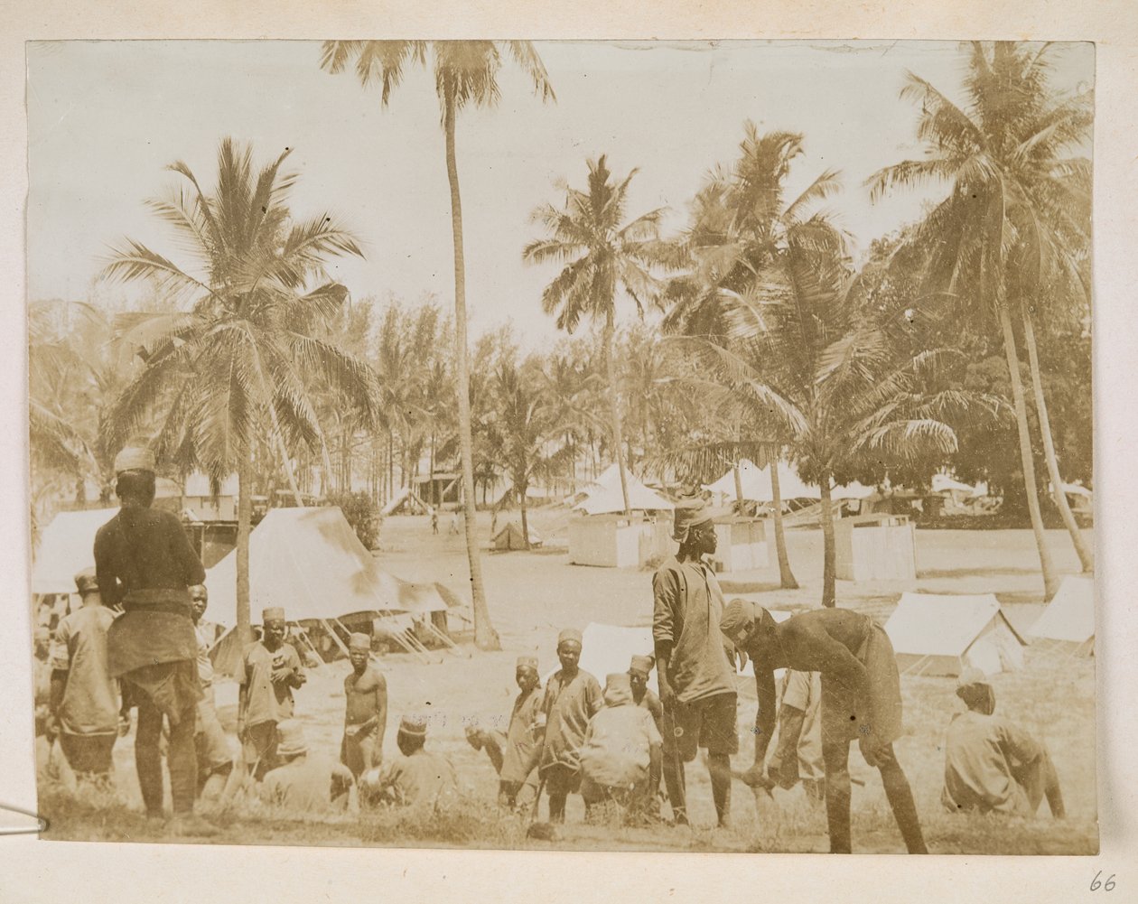 Miehet, jotka palvelivat briteissä Itä-Afrikan kampanjan aikana tekijältä English Photographer