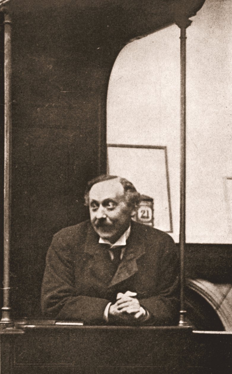 Herbert Gladstone todistajalaatikossa Emmeline Pankhurstin ja muiden oikeudenkäynnissä tekijältä English Photographer