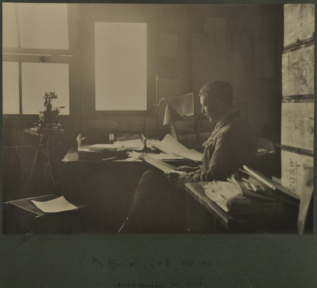 Toimistoni GHQ:ssa, 1917-1918 tekijältä English Photographer