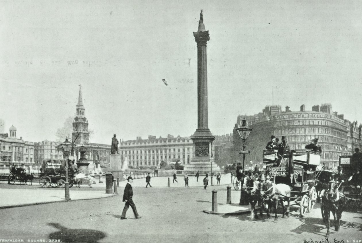 Nelsons Column, Trafalgar Square, Westminster LB: katsot luoteeseen Cockspur Streetiltä, 1898 tekijältä English Photographer