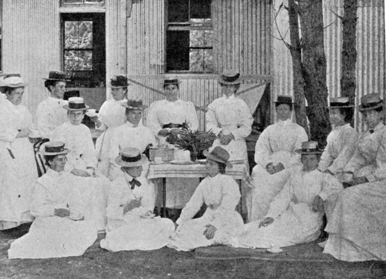 Sairaanhoitajat Plague Hospitalissa, Uitvlugt, lähellä Kapkaupunkia, kuva Kingistä, 25. toukokuuta 1901 tekijältä English Photographer