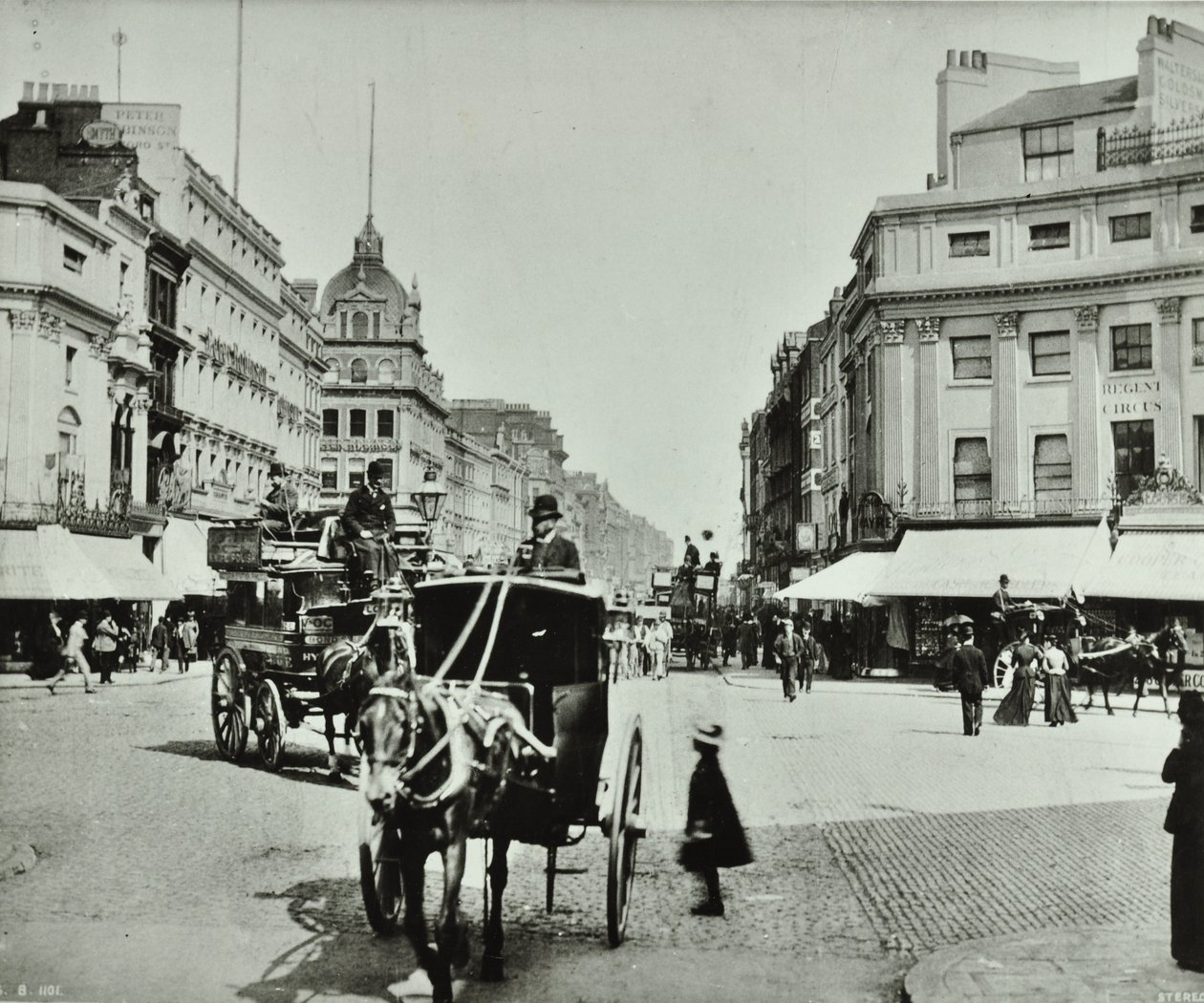 Oxford Circus, Westminster LB: katso itään, 1890 tekijältä English Photographer