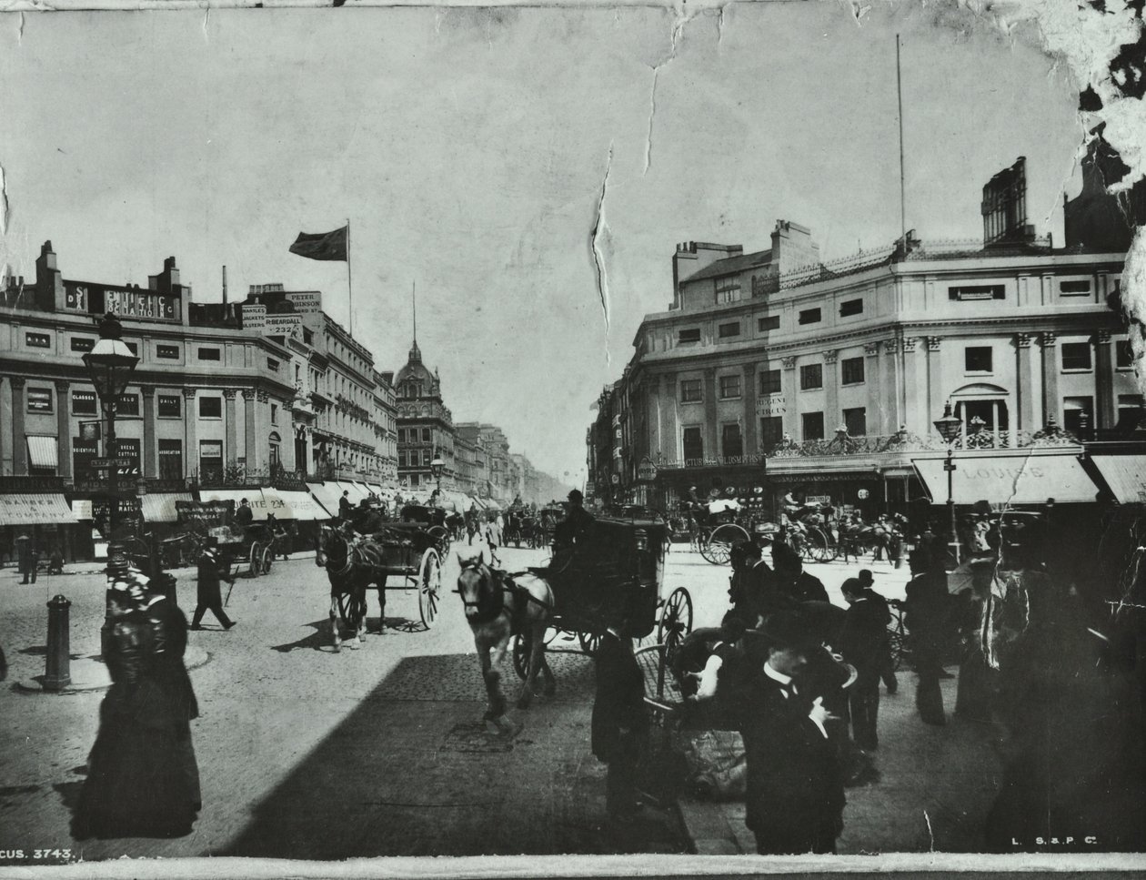 Oxford Circus, Westminster LB: katso itään, 1895 tekijältä English Photographer